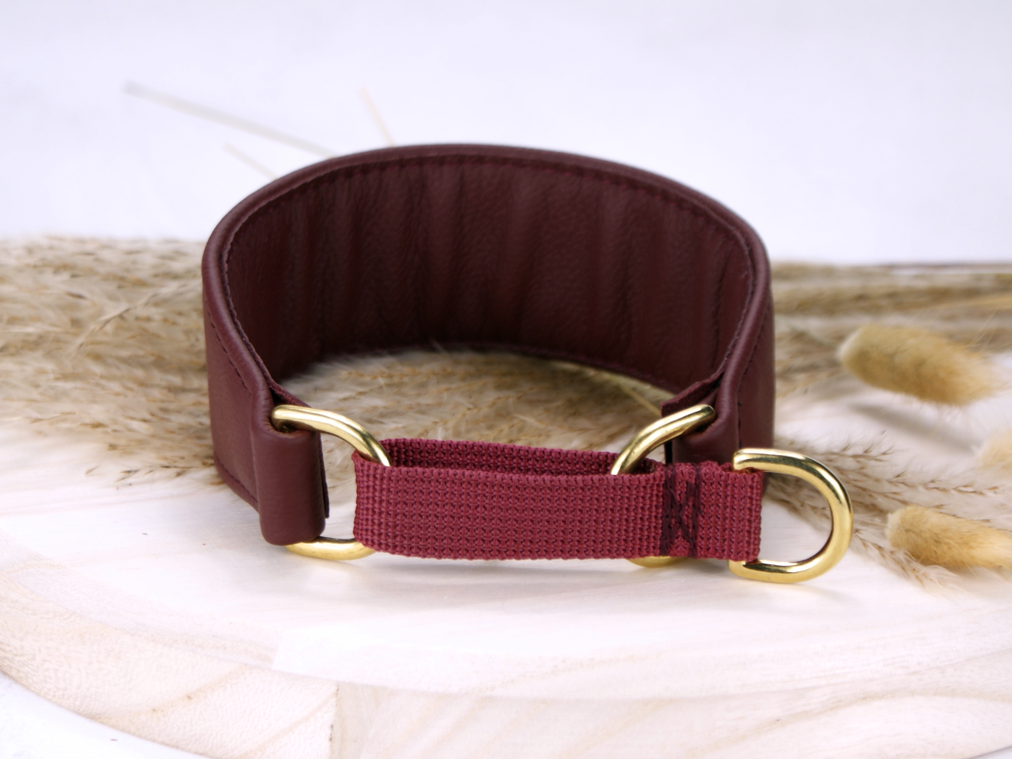 Zugstopp Basic in Bordeaux, Messingbeschläge, Gurtabnd: Dunkelrot