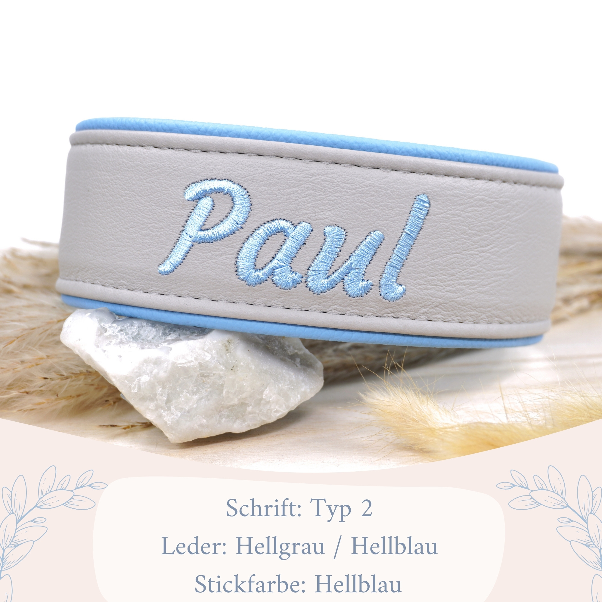 Besticktes Namenshalsband Hellgrau / Hellblau
