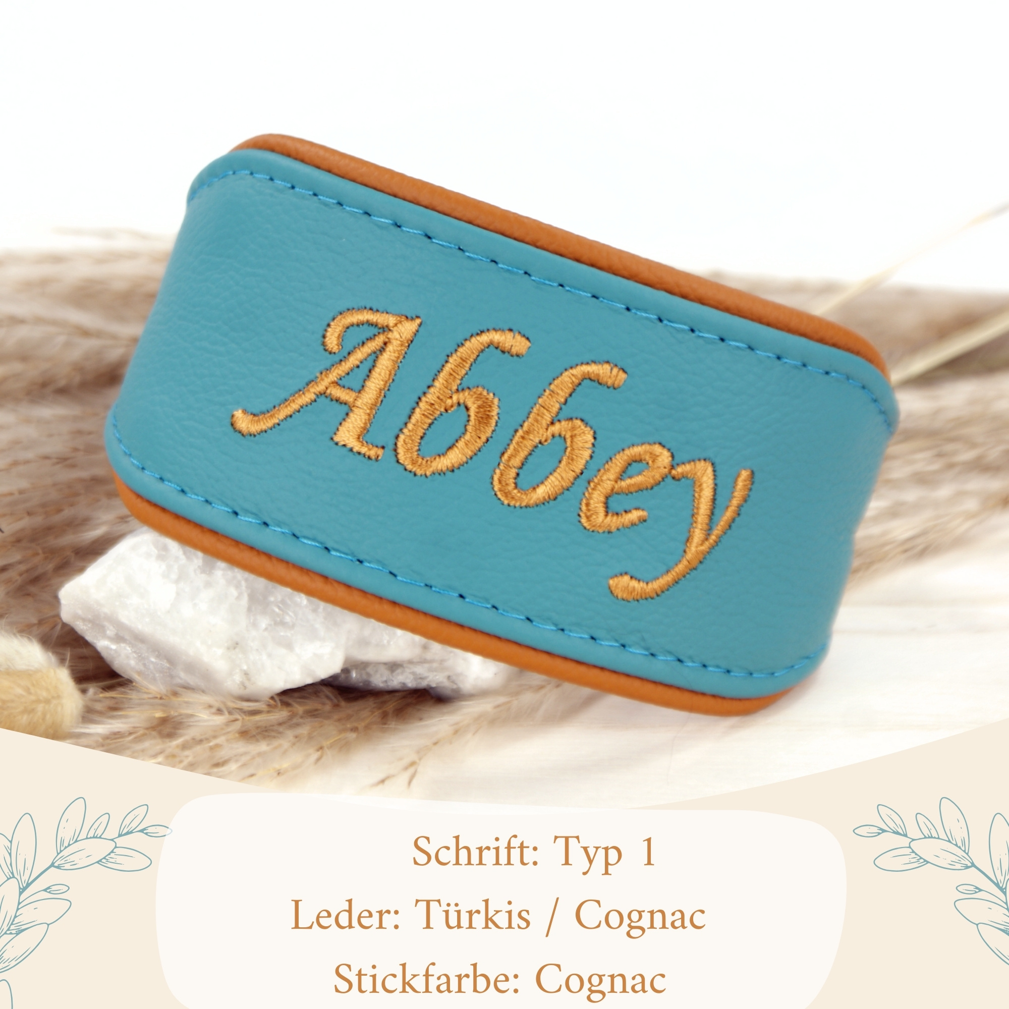 Besticktes Namenshalsband Türkis / Cognac